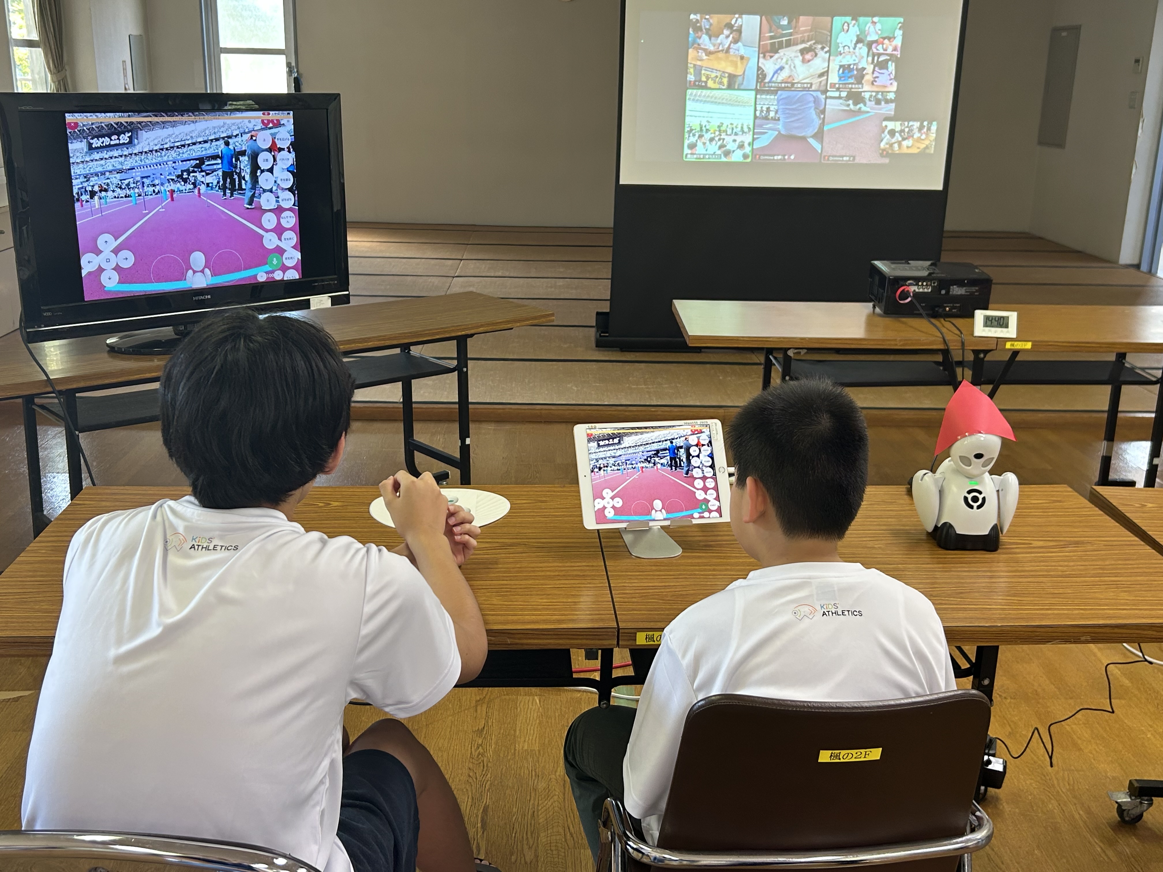 タブレットを操作する様子