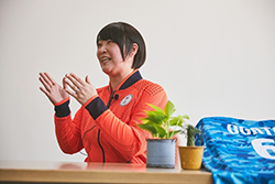 小方心緒吏選手の写真3