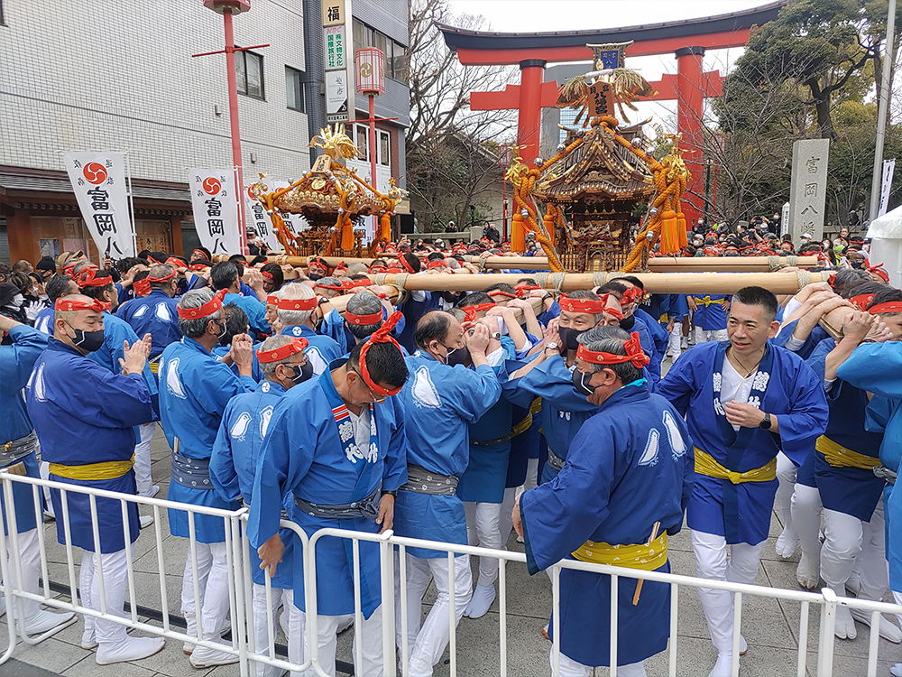 富岡八幡宮前の様子です。