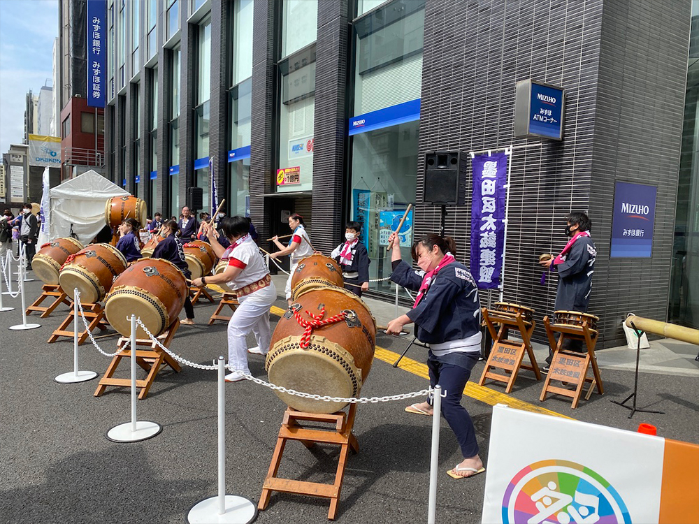 みずほ銀行本所支店前の様子です。