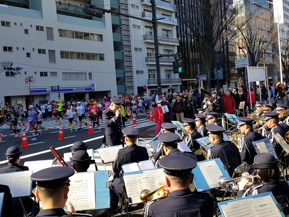 防衛省前の様子です。