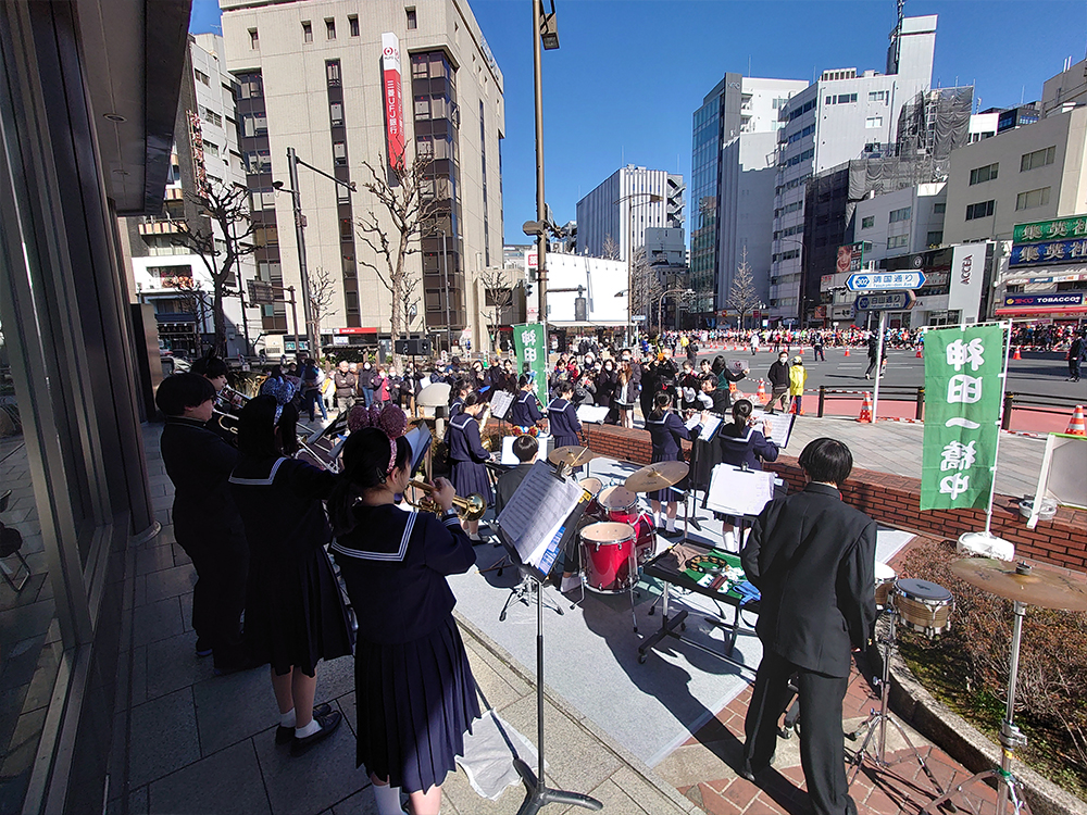 岩波神保町ビル前の様子です。