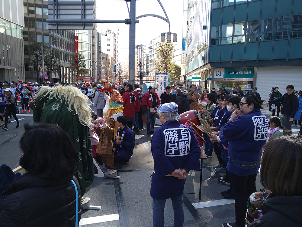 上野広小路の様子です。