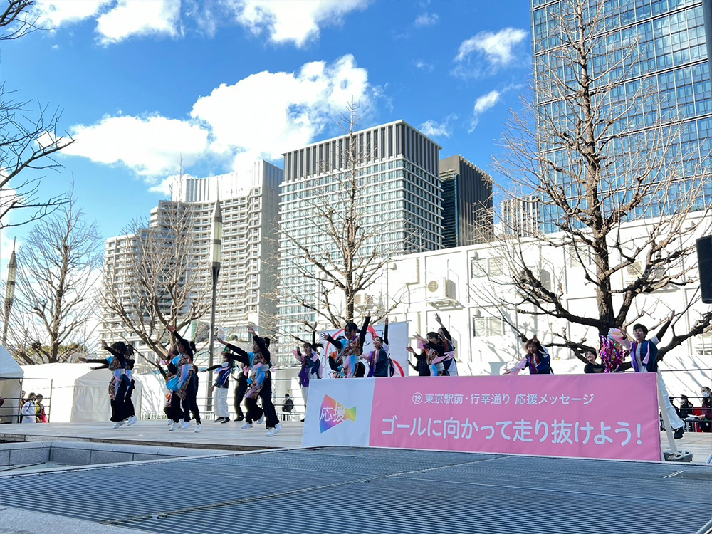 東京駅前・行幸通りの様子です。