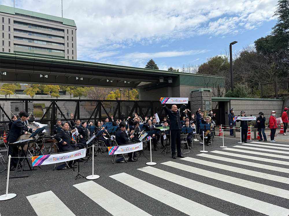 防衛省前の様子です。