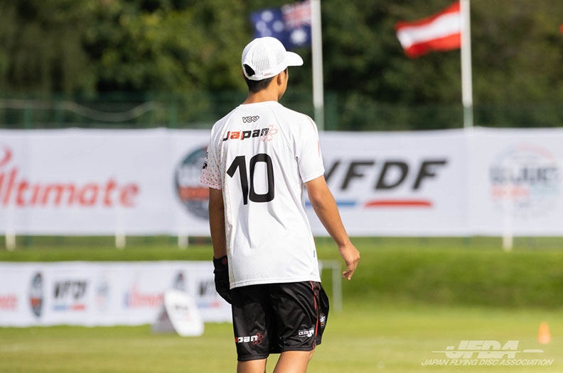 日本代表ユニフォームを着た江崎選手