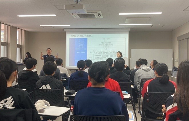 修了生の話を聞く第15期生