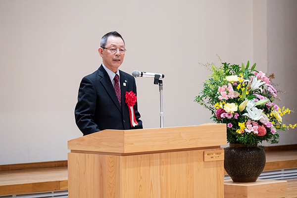 祝辞を述べる（一社）東京都スポーツ推進委員協議会会長　新島　二三彦 氏