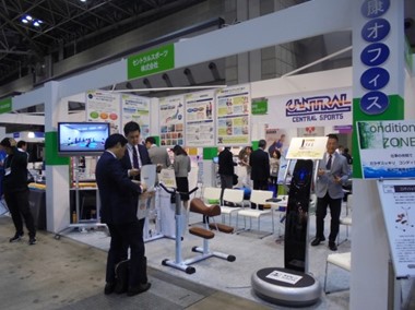 車椅子体験の様子